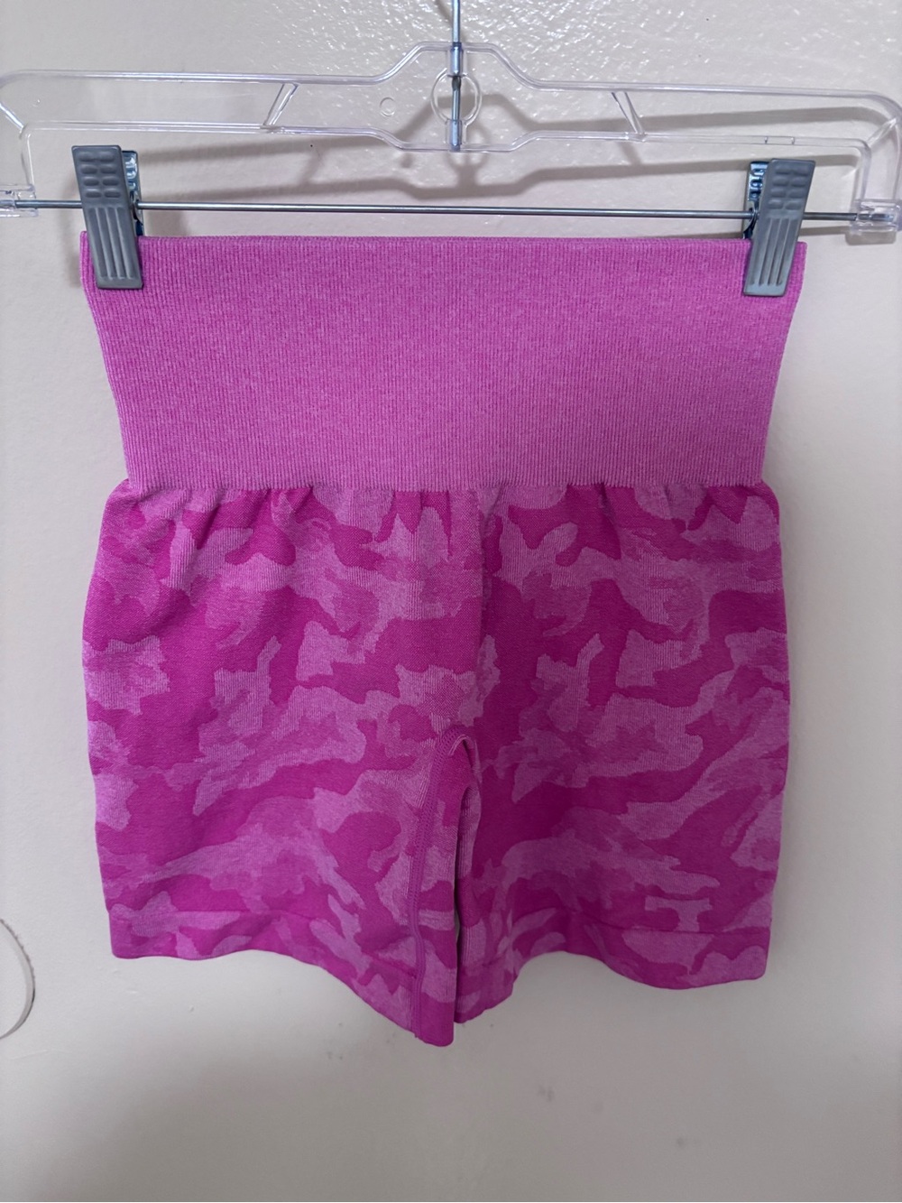 NVGTN Bubble Gum Pink Camo Seamless Shorts XS